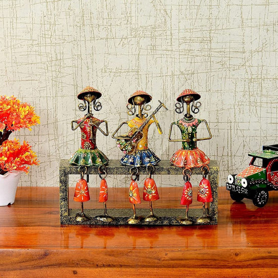 Table Decor By Hans Art Set of 3 Size: 11 x 10 Inches Expertly crafted by artisans in Jodhpur, India Made of Wrought Iron Metal It feature an anti-rust powder coating for a long-lasting finish Hanging Mechanism included Finished with a spray paint and lacquer for a smooth and polished look Perfect for your living room, bedroom, hall, office reception, guest room, and hotel reception The product is packed by professionals for safe delivery Designed to make your home look complete